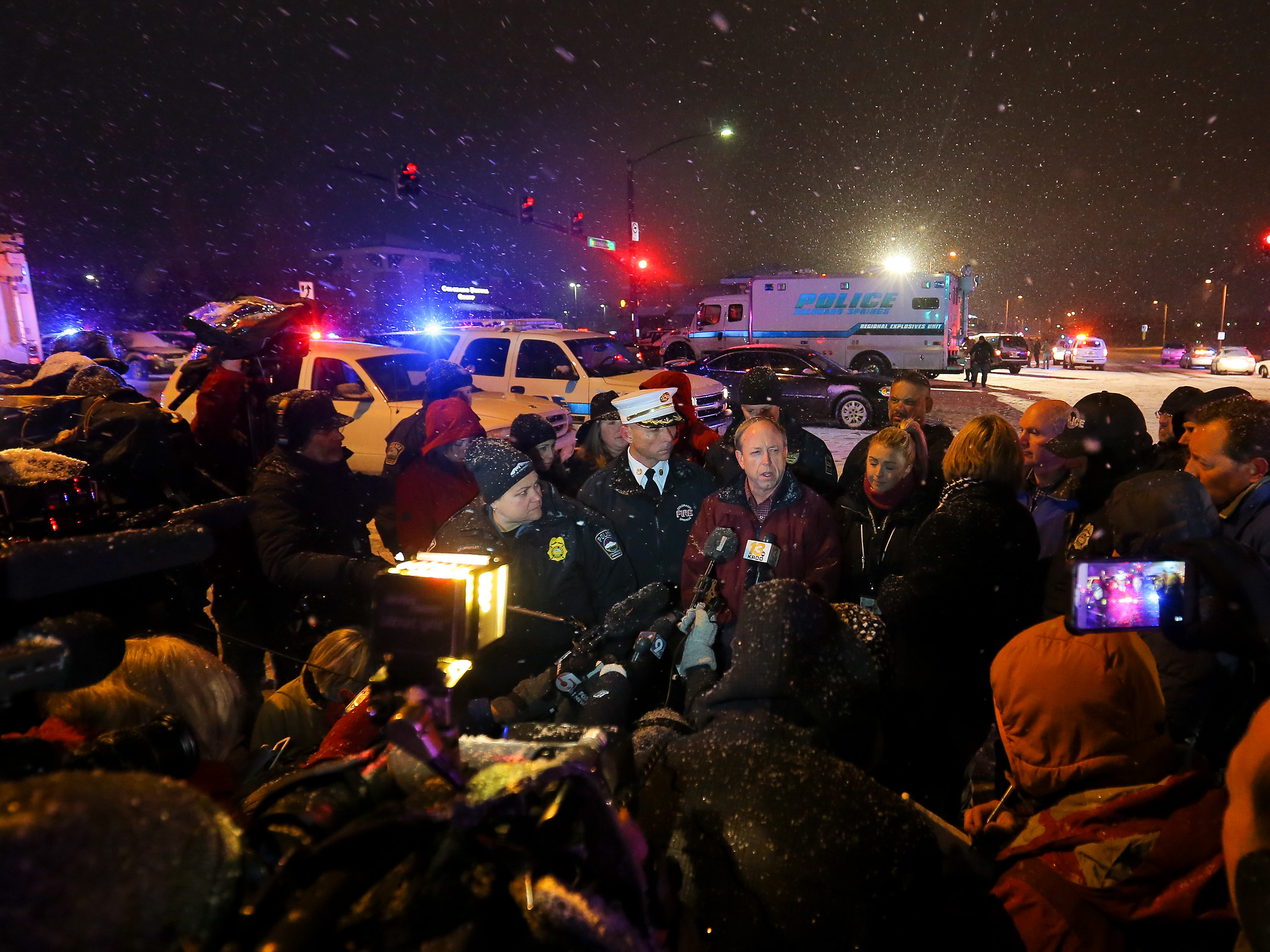 3 Dead, Suspect Held In Shootings At Colorado Planned Parenthood