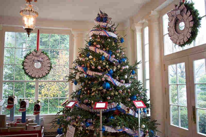 The White House Is Decked Out With 62 Christmas Trees And More Than 70000 Ornaments This The White House Is Decked Out With 62 Christmas Trees And More Than 70000 Ornaments This