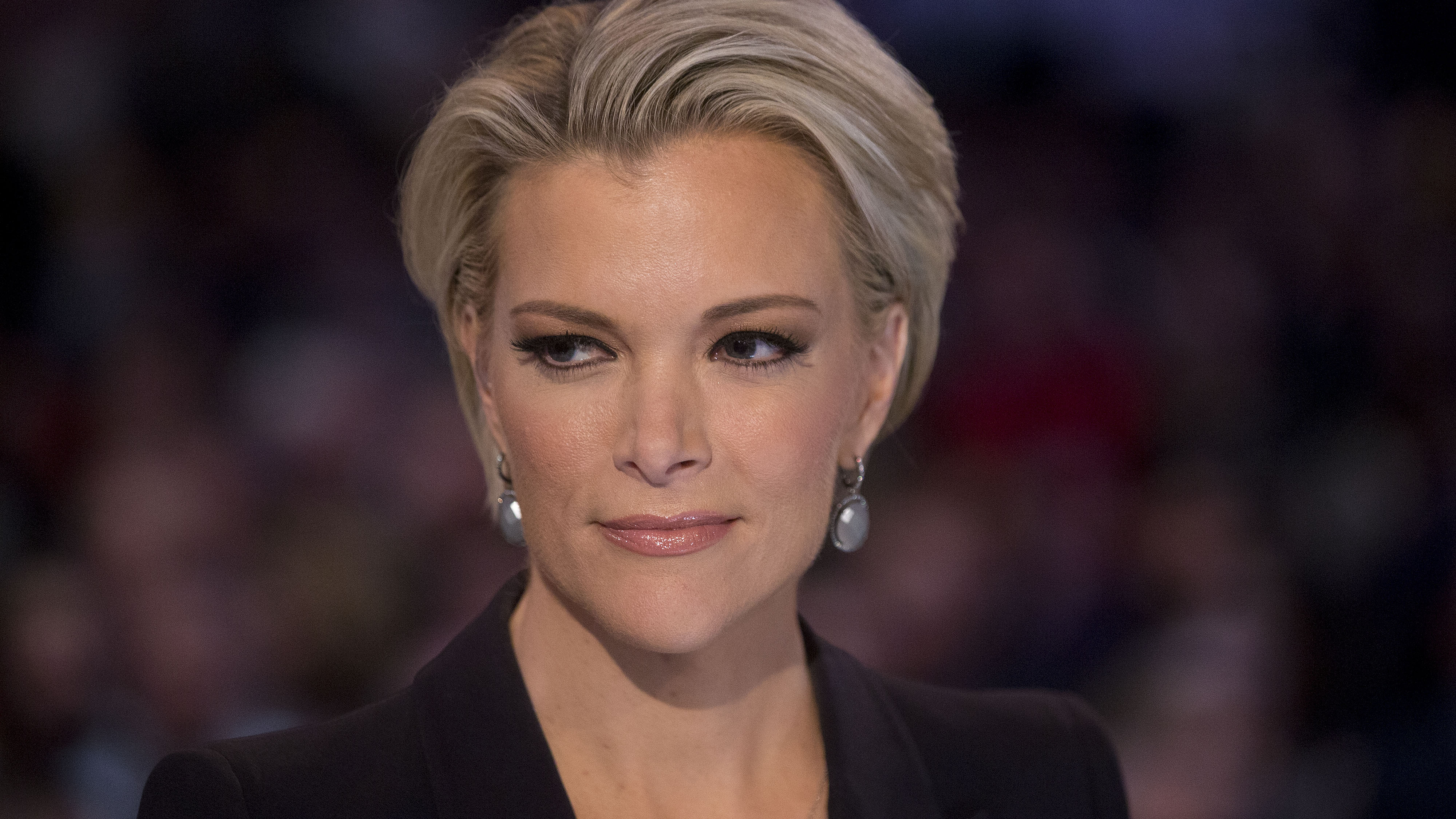 Fox News anchor Megyn Kelly waits to begin the Republican presidential candidate debate Thursday. (Bloomberg via Getty Images)