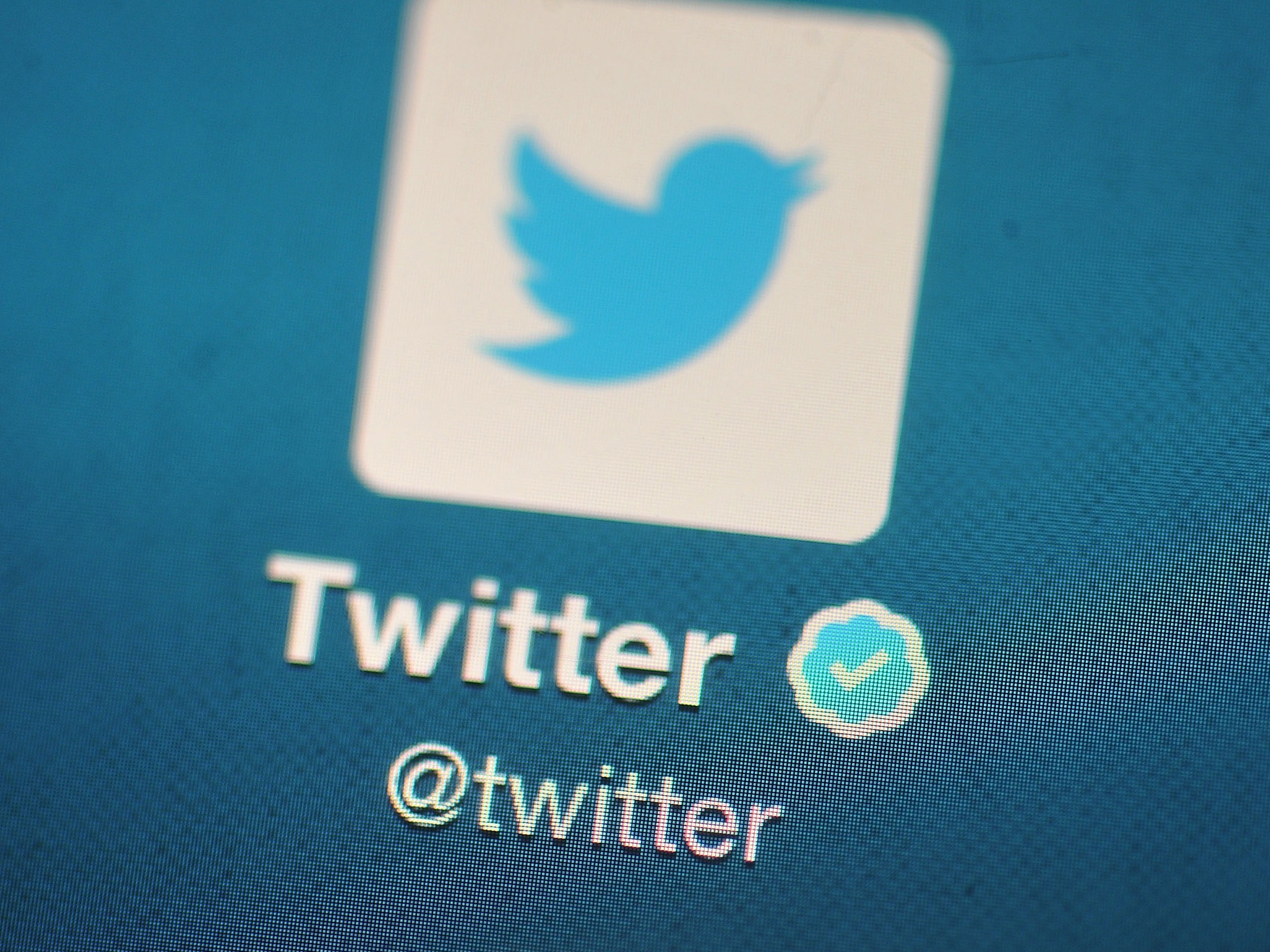 Twitter says it has shut down 125,000 terrorism-related accounts