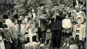 Songs We Love: Christos Baniakas, 'Eseis Padia Vlahopoila'