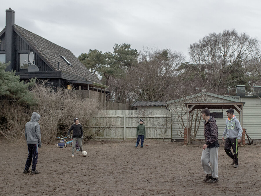 As migrants flow in, sweden begins to rethink its open door policy ...
