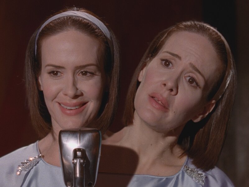 Is sarah paulson gay