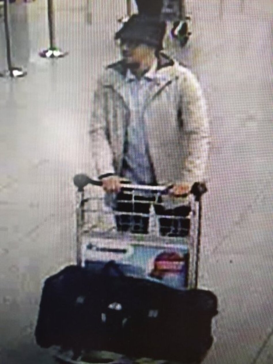 Investigators in Belgium are asking the public's help in identifying this man who was seen at the Brussels airport before this morning's terrorist attack. (Belgian Federal Police)