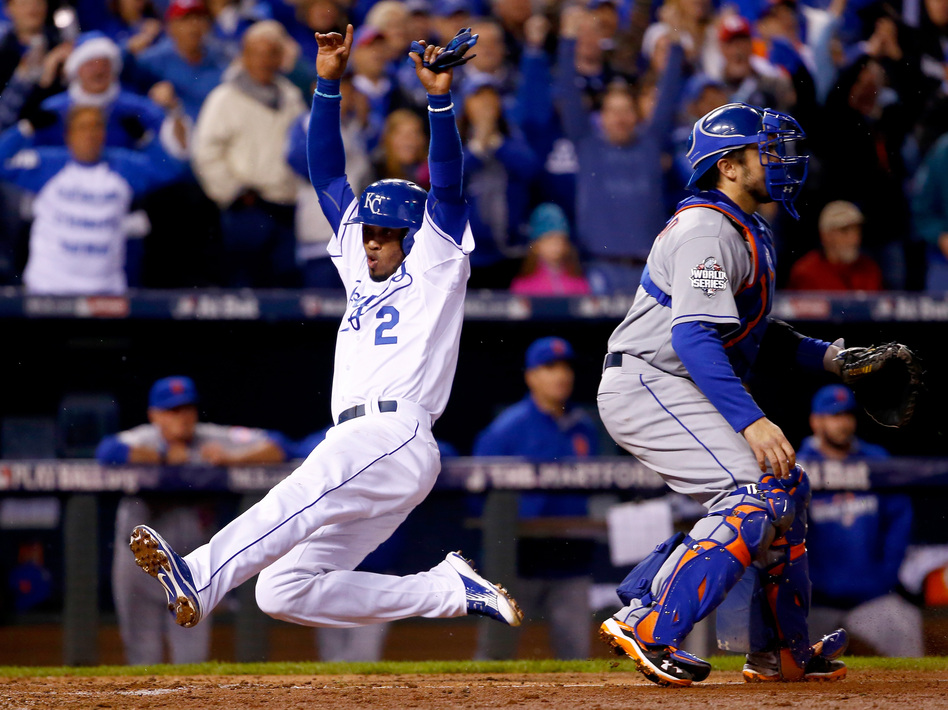Alcides Escobar #2 of the Kansas City Royals scores a run in the fifth inning against the New York Mets in Game Two of the 2015 World Series. (Jamie Squire/Getty Images)