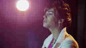 Jesus (Héctor Medina) as the title character, Viva.