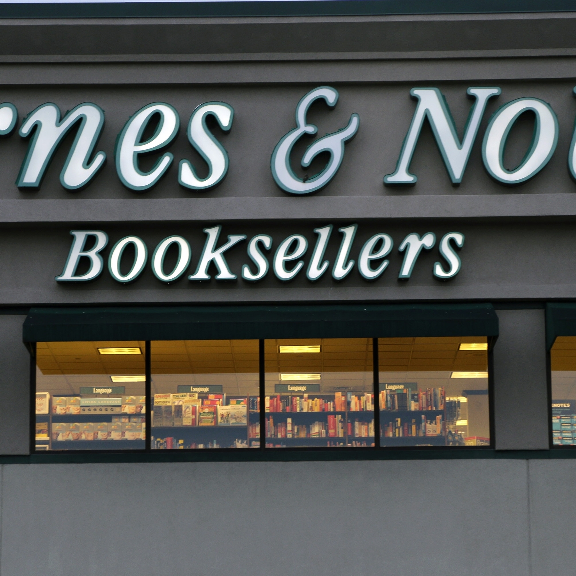 Barnes & Noble Founder Retires, Leaving His Imprint On Bookstore's History