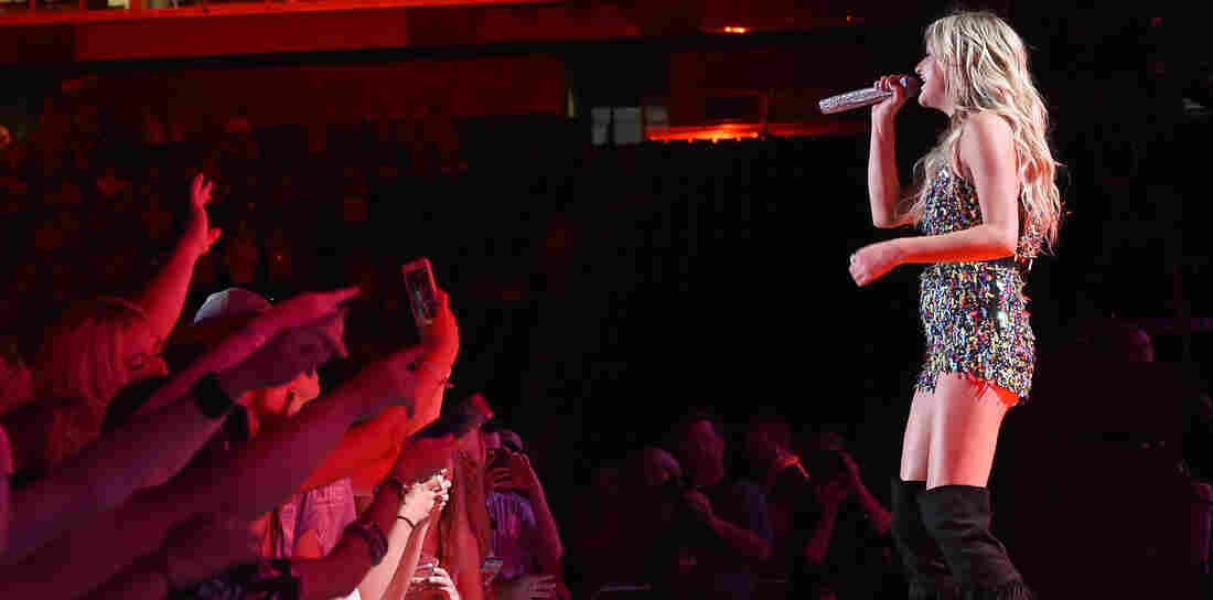 Kelsea Ballerini on stage during the 2016 CMA Festival.