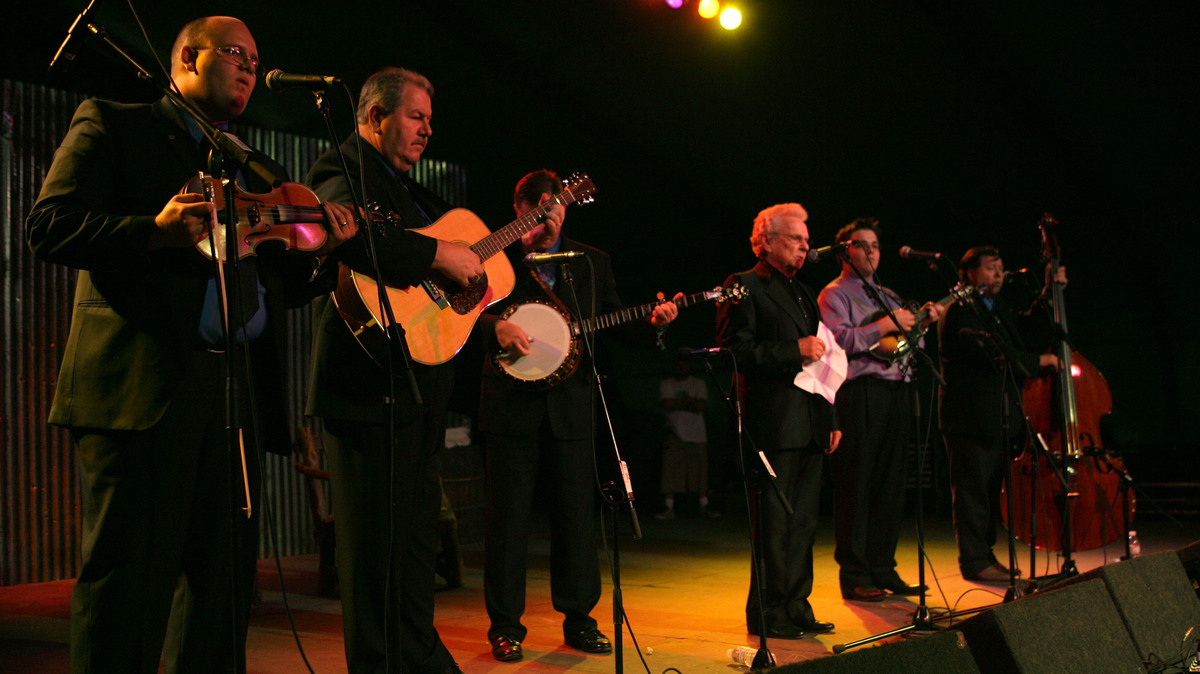 Ralph Stanley (center) performs at a music festival in 2008.
