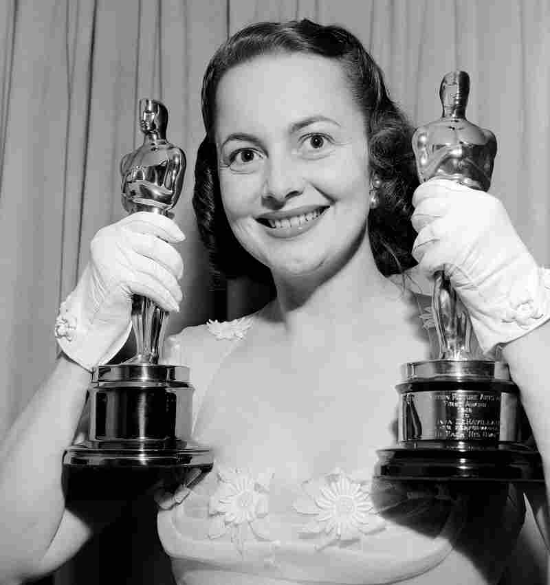 100 Years Of Olivia De Havilland Handling Sexism, Her Sister, And ...