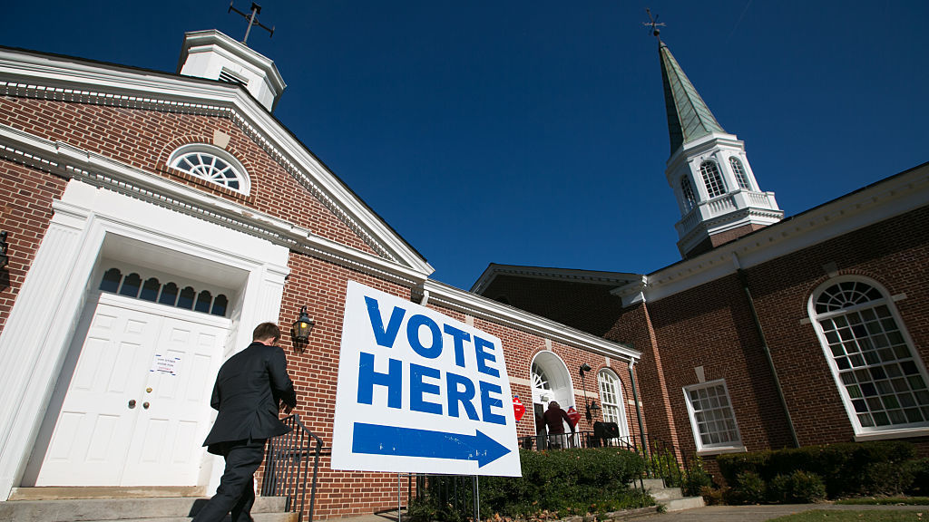Voters turn out to cast their ballots for the midterm election at First Christian Church of Decatur, Ga., in 2014. (Getty Images)