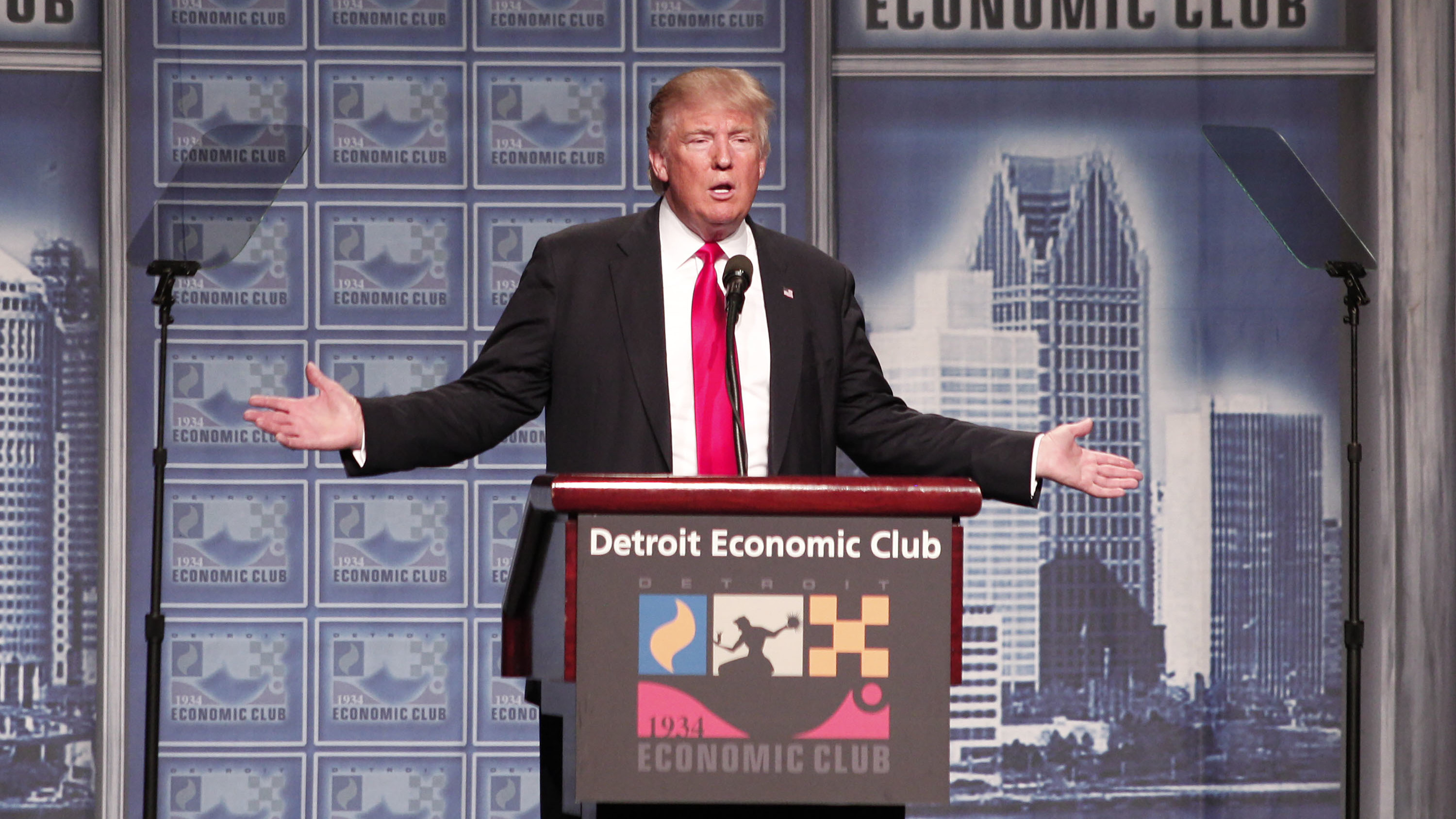 Republican presidential candidate Donald Trump delivers an economic policy address detailing his economic plan at the Detroit Economic Club. (Getty Images)