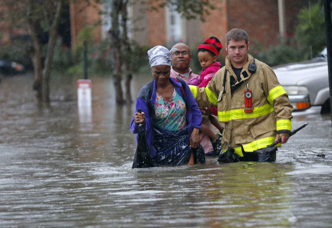 PHOTOS: Dramatic Rescues Underway As Louisiana Floodwaters Reach 'Historic'  Levels : The Two-Way : NPR