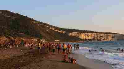 Syria Tourism Ministry: Come For Sunny Beaches, Don't Mind The Civil War