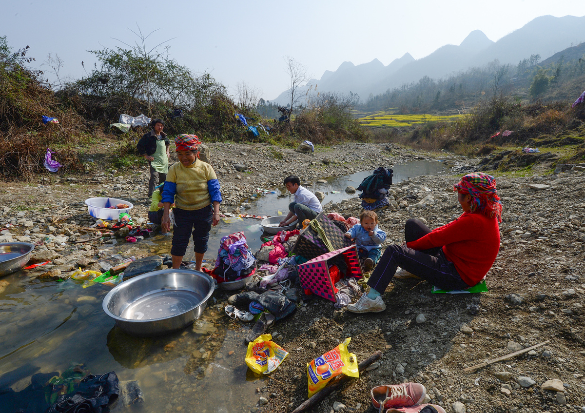 Mother In China Killed Her Children And Herself, And Bloggers Ask If