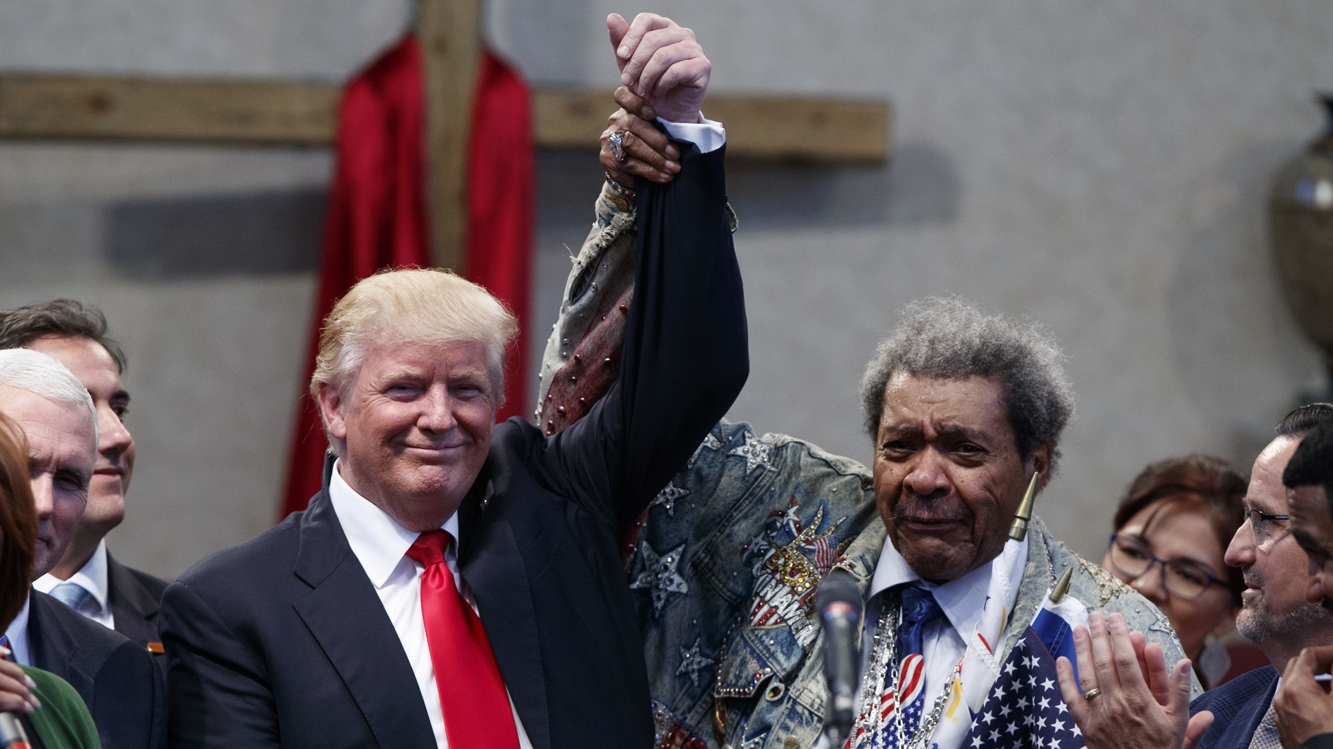 Donald Trump campaigned alongside boxing promoter Don King in Ohio Wednesday.