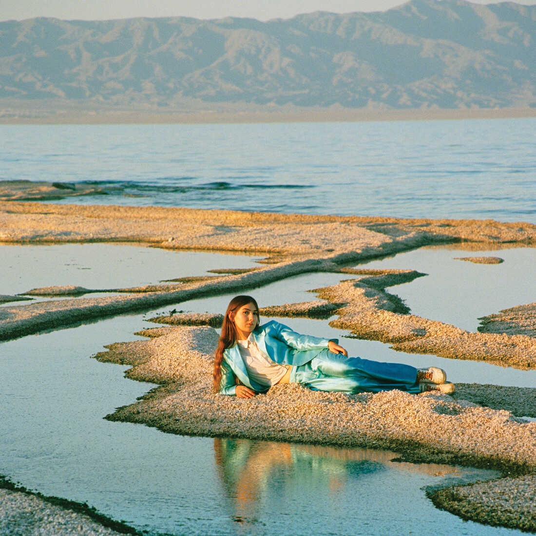 Review Weyes Blood Front Row Seat To Earth Npr