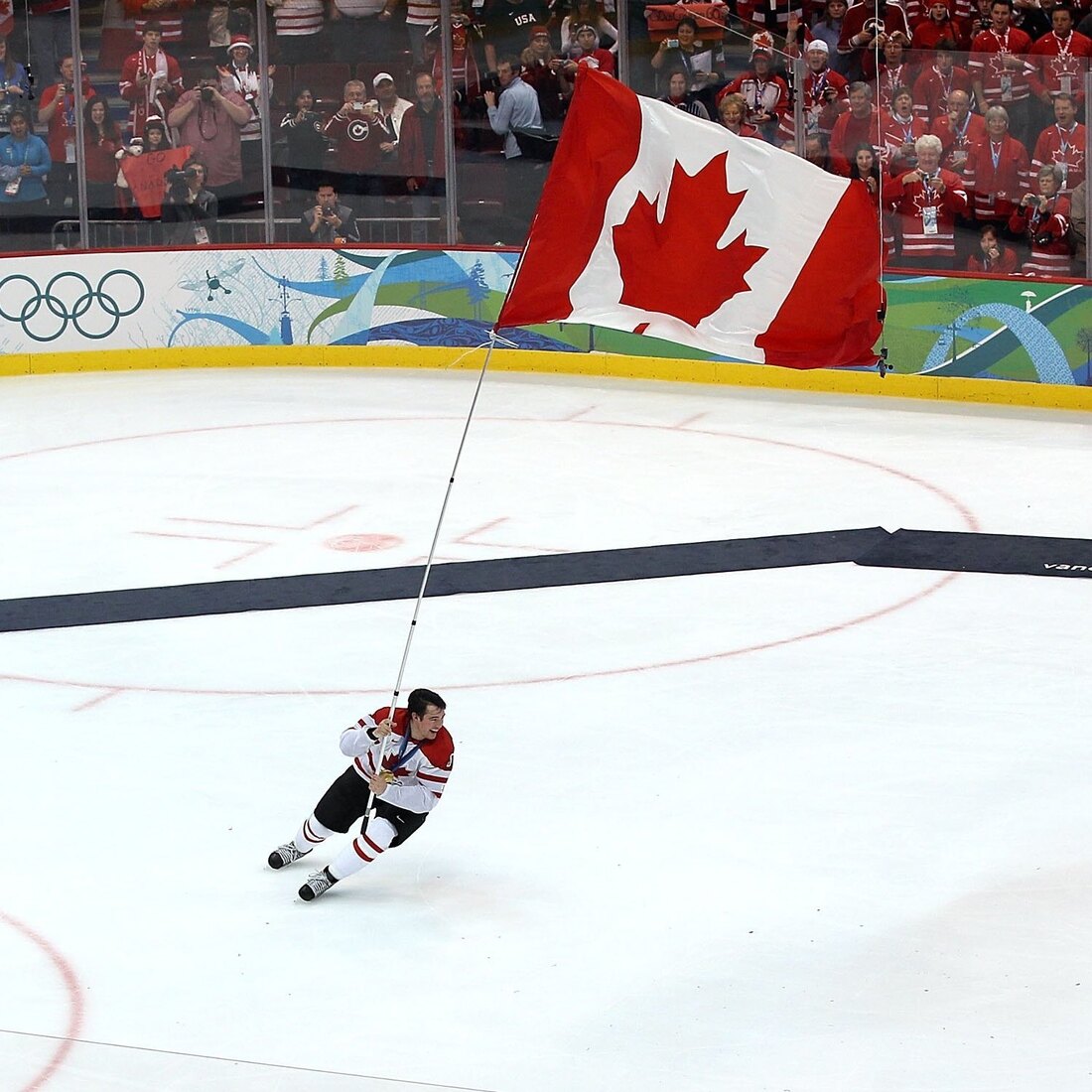 Canada Just Wants To #TellAmericaItsGreat