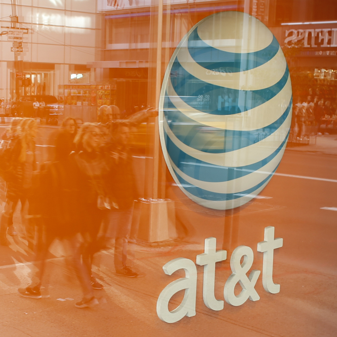 Presidential Campaigns Blast AT&T-Time Warner Merger
