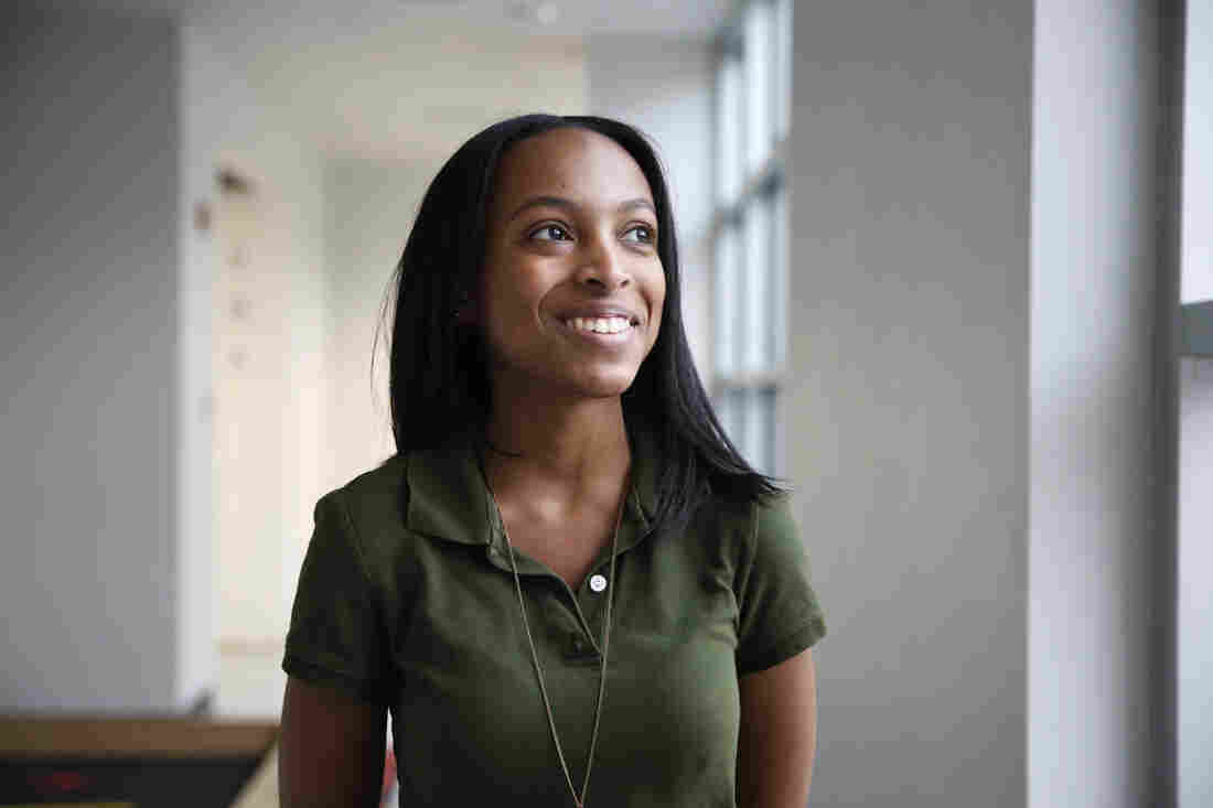 Amira Ellison, 17.