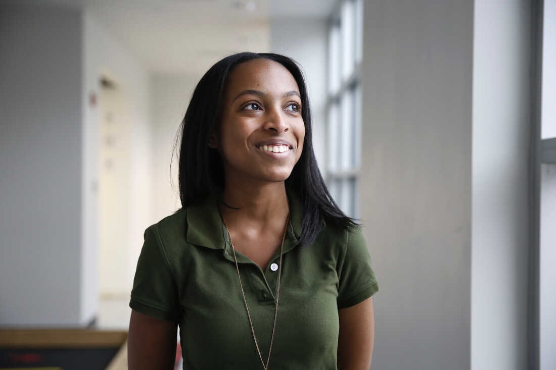 Amira Ellison, 17.