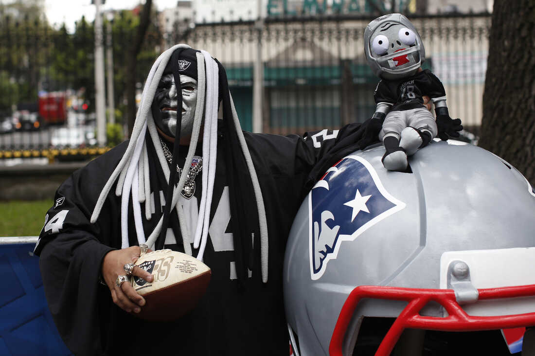 Raiders' stock continues to rise with victory in Mexico City