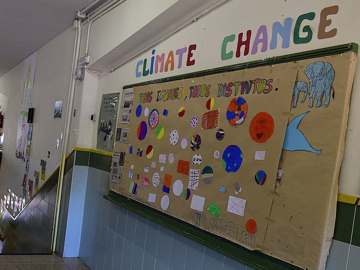 A bulletin board reads "Climate Change" at the Doctor Tolosa Latour public school in Madrid. How might climate change education look in the U.S. during a Trump presidency?