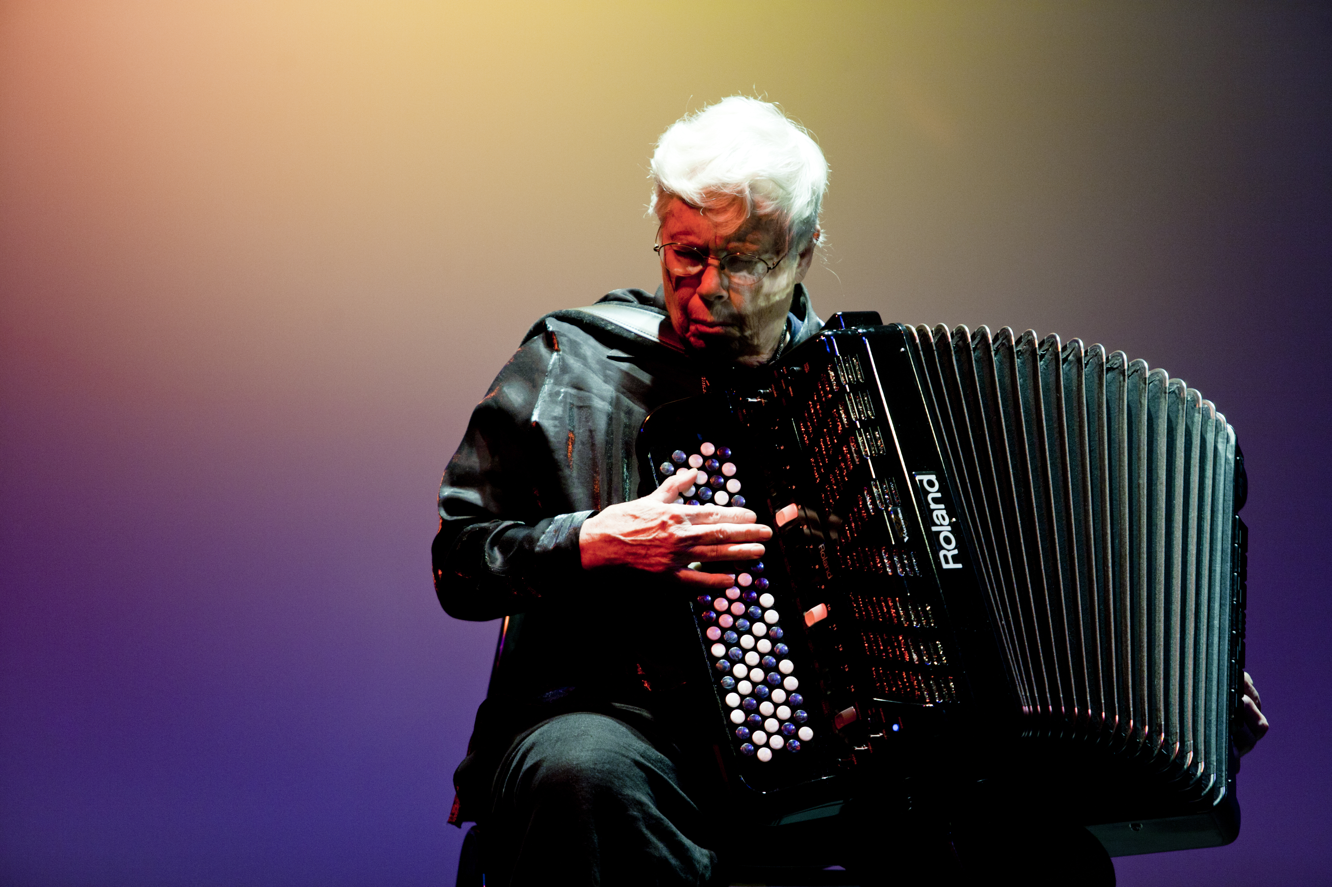 洋楽 PAULINE OLIVEROS IN THE ARMS OF REYNOLDS Deep Listening: The Story of Pauline Oliveros - IN-EDIT BRASIL