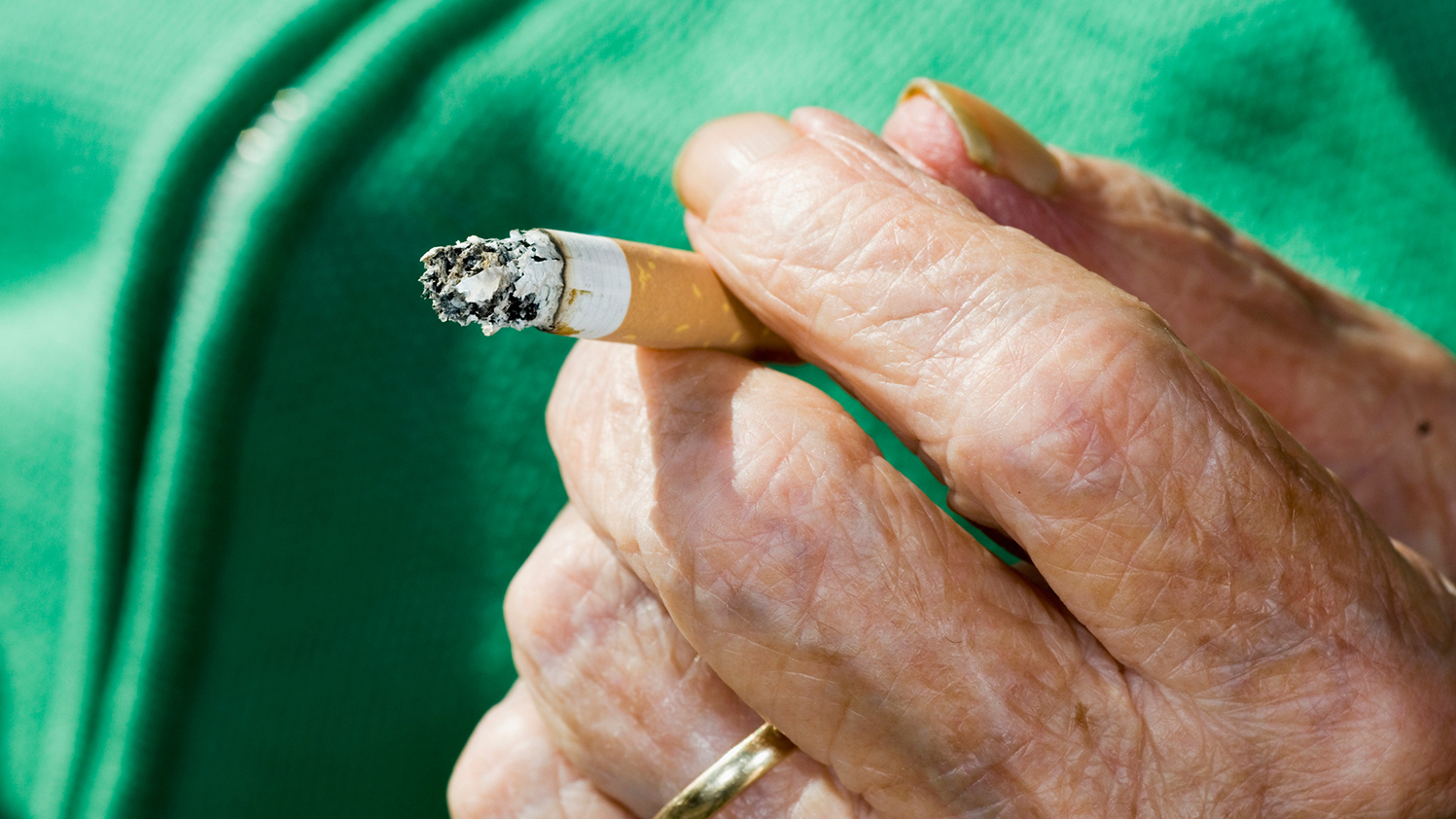Quitting Smoking When You re 60 Reduces Risk Of Death Shots Health