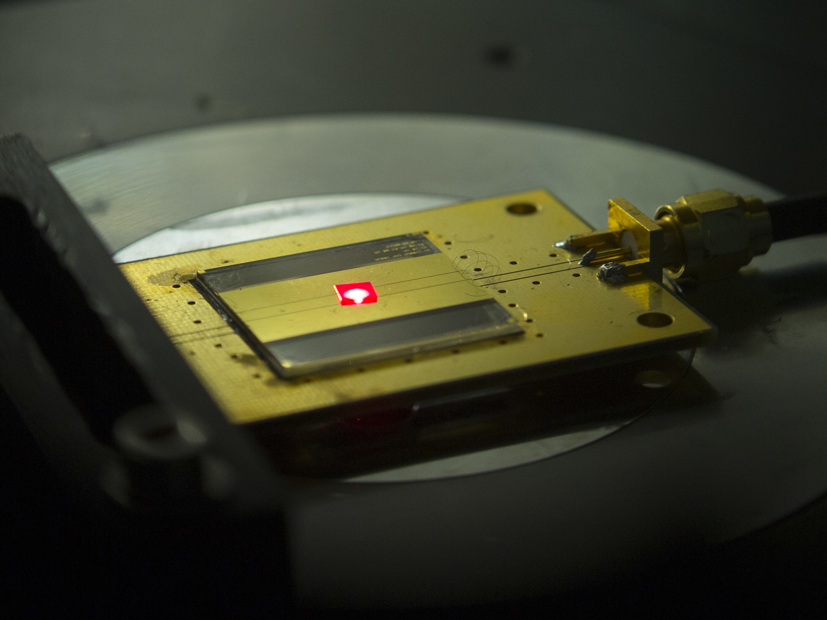 This Christmas song brought to you by the world's tiniest radio receiver