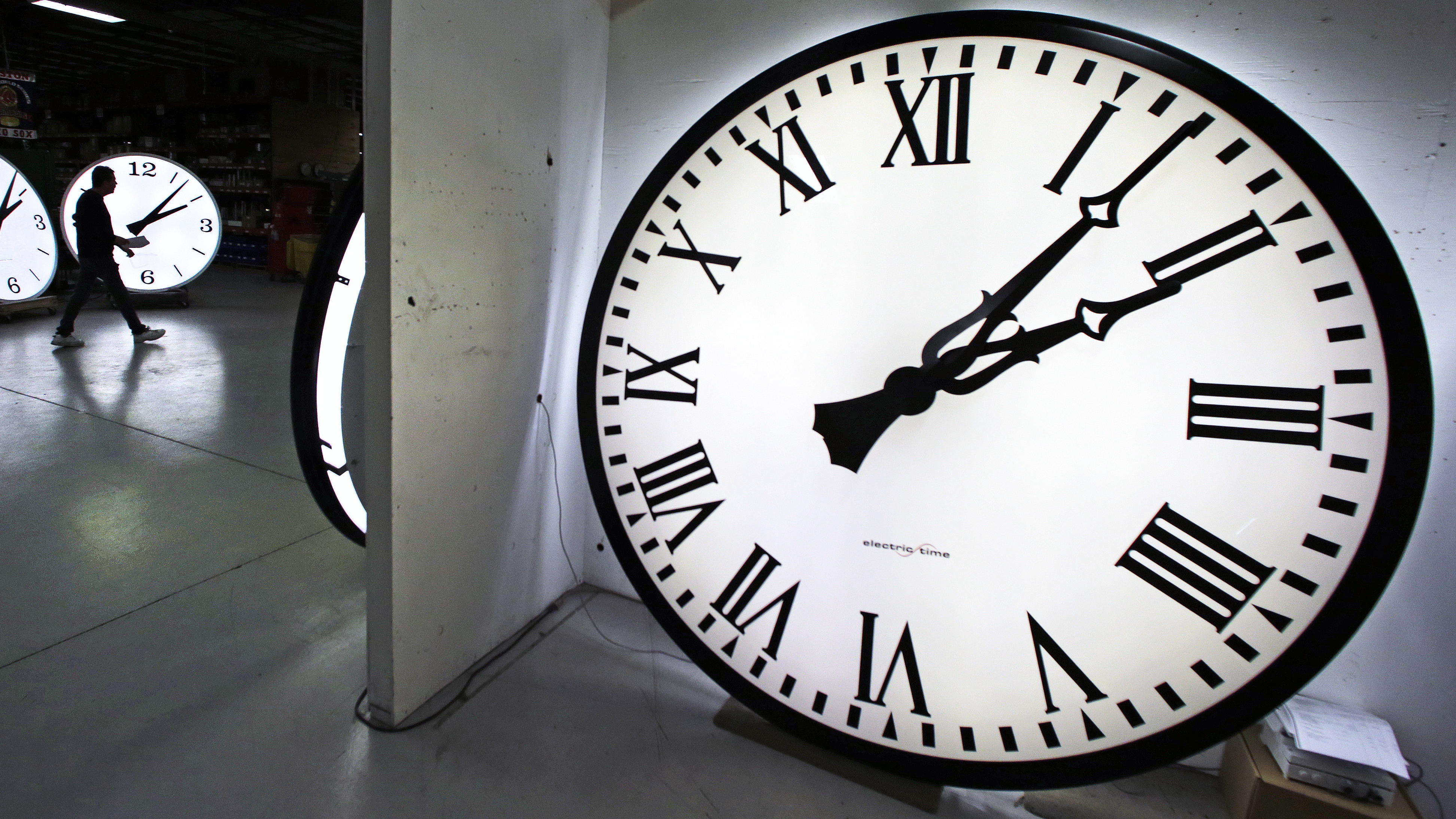 With A Leap Second, 2016 Promises To Linger Just A Little Bit Longer - NPR