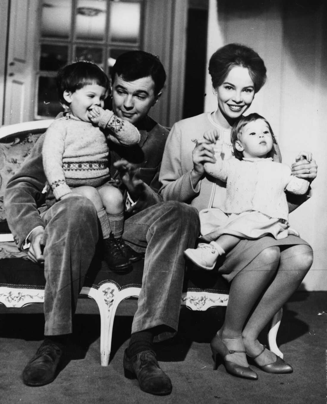 Director Peter Hall, A Champion Of British Theater, Dies At 86 The