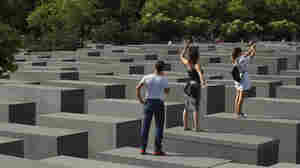 Satirist Takes Berlin Holocaust Memorial Selfie-Takers To Task 