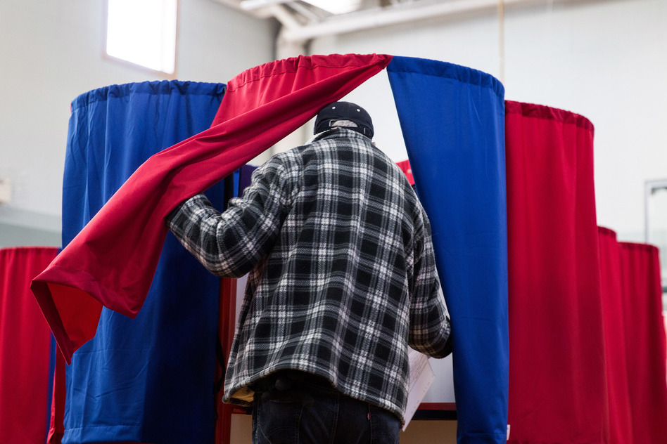Voters went to the polls at Amherst Street Elementary School on November 8, 2016, in Nashua, N.H. (Kayana Szymczak/Getty Images)