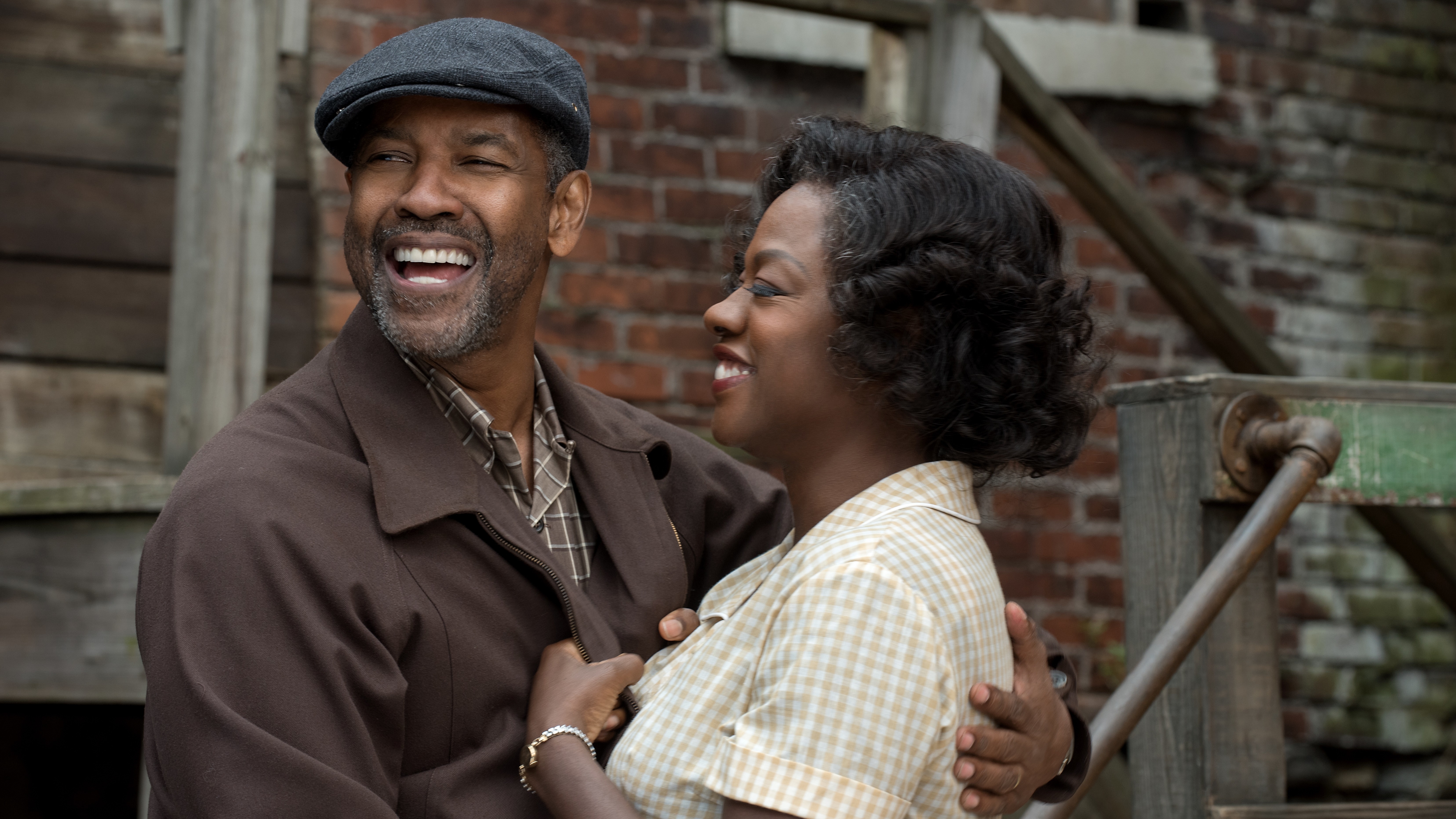 Troy Maxson (Denzel Washington) and Rose Maxson (Viola Davis) in <em>Fences.</em> (Paramount Pictures)