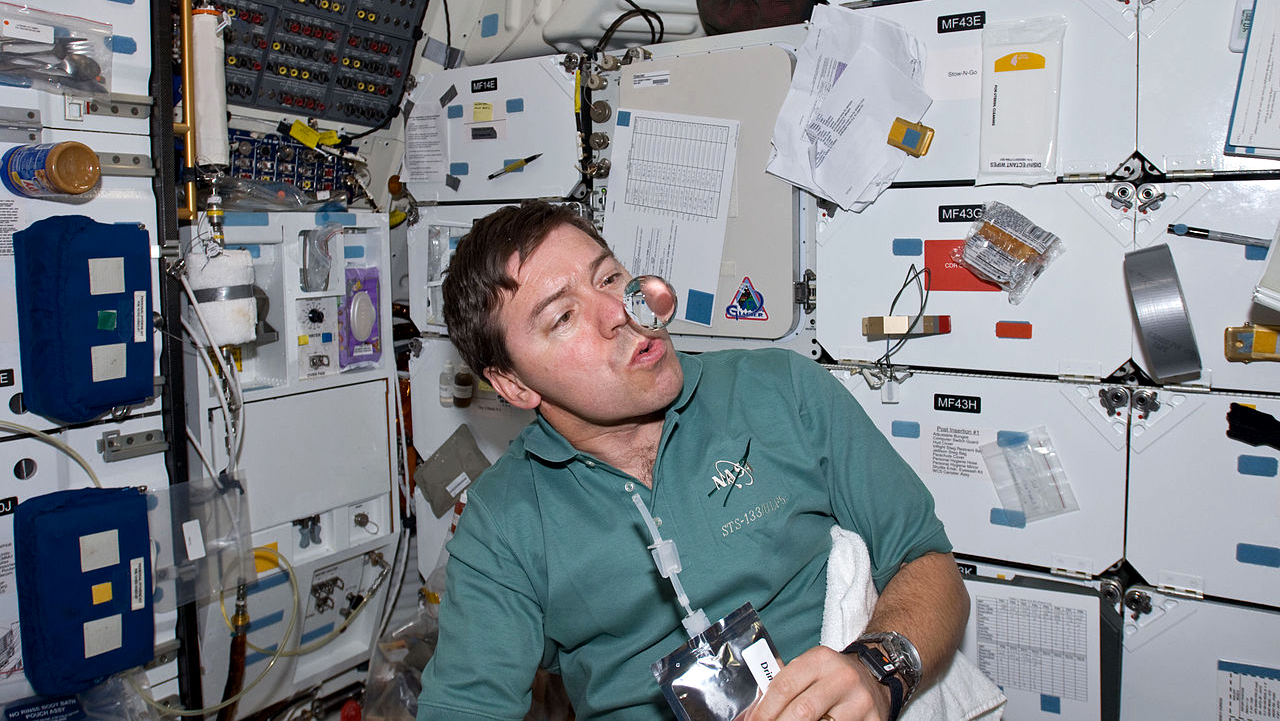 Science Explores Why Astronauts Eyes Change In Space Shots Health