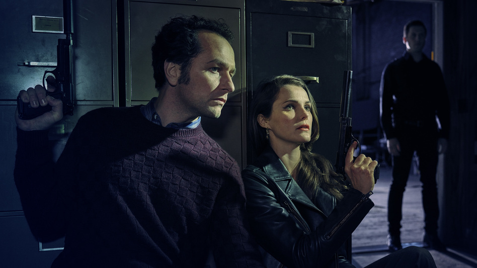 Matthew Rhys and Keri Russell play Philip and Elizabeth Jennings on The Americans. The 5th season of the FX series premiers Tuesday. (Matthias Clamer/FX)