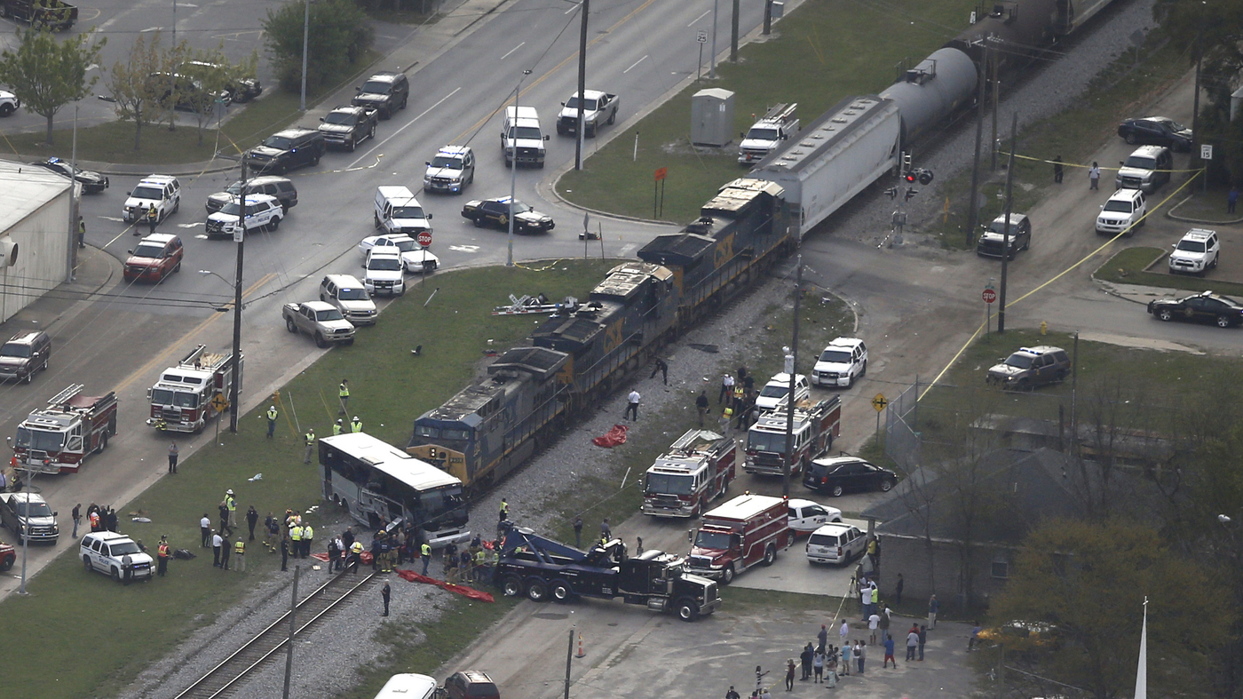 Charter Bus Was Stuck On Tracks When Freight Train Hit It, Witnesses In ...