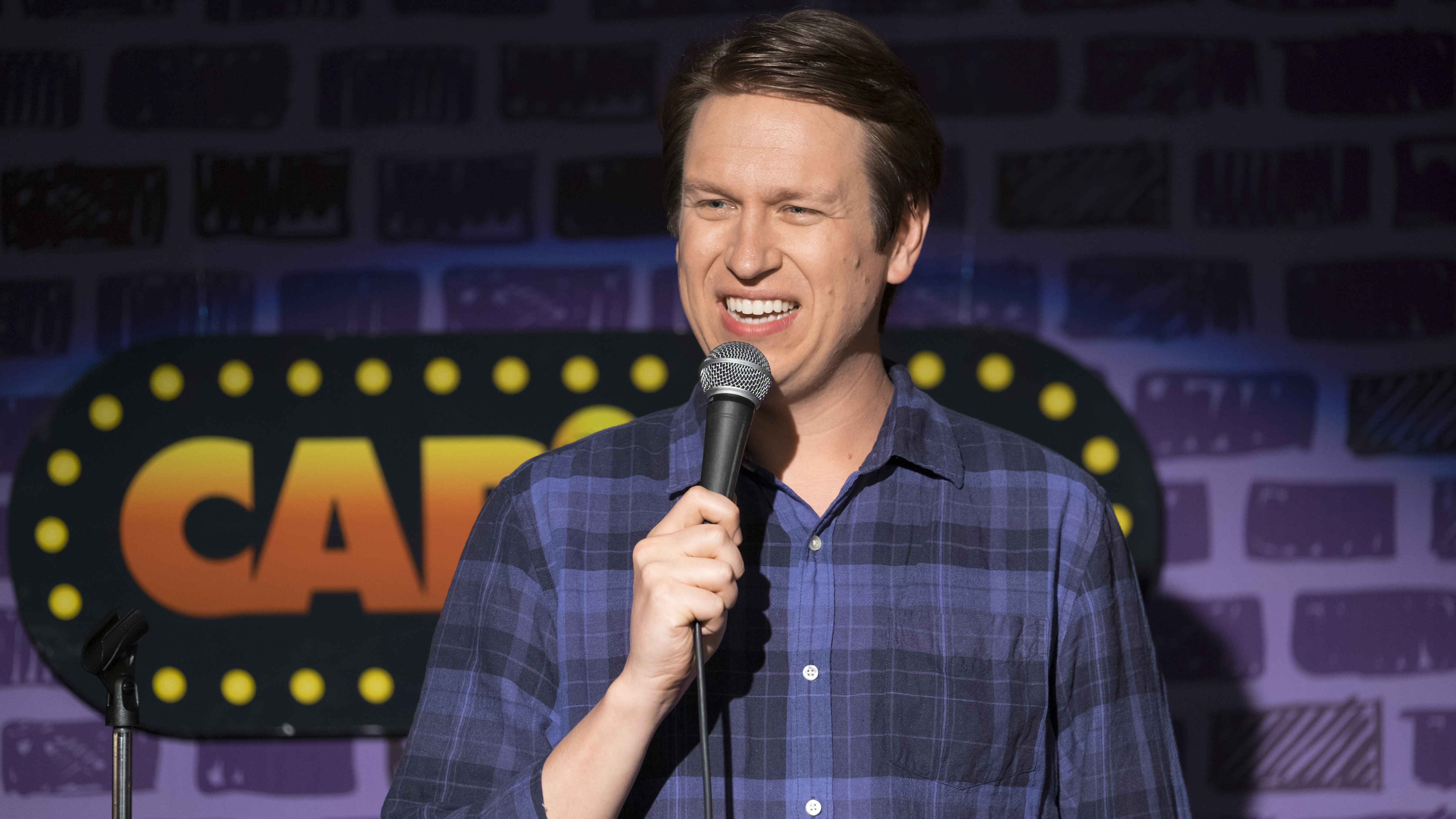 Pete Holmes stars as a devout Christian comic with an upbeat disposition in the HBO's <em>Crashing</em>. (HBO)