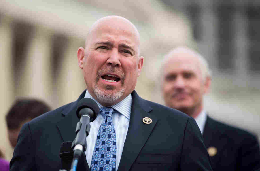 https://media.npr.org/assets/img/2017/04/20/tom-macarthur_custom-713d7ecfaf842cd637b9863baa07ff052a8b8939-s1100-c15.jpg