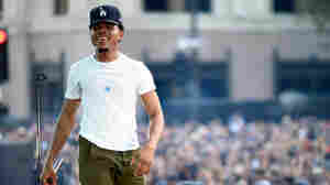 Chance The Rapper Cheekily Roasts The Major Labels Onstage