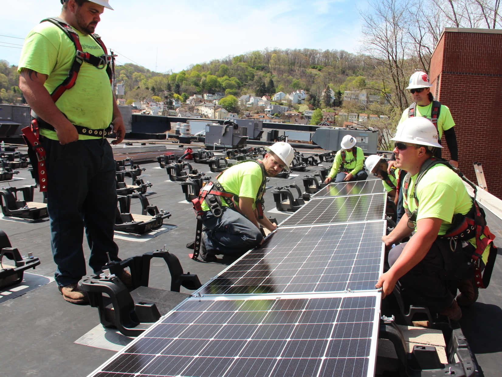 As coal jobs decline, solar sector shines