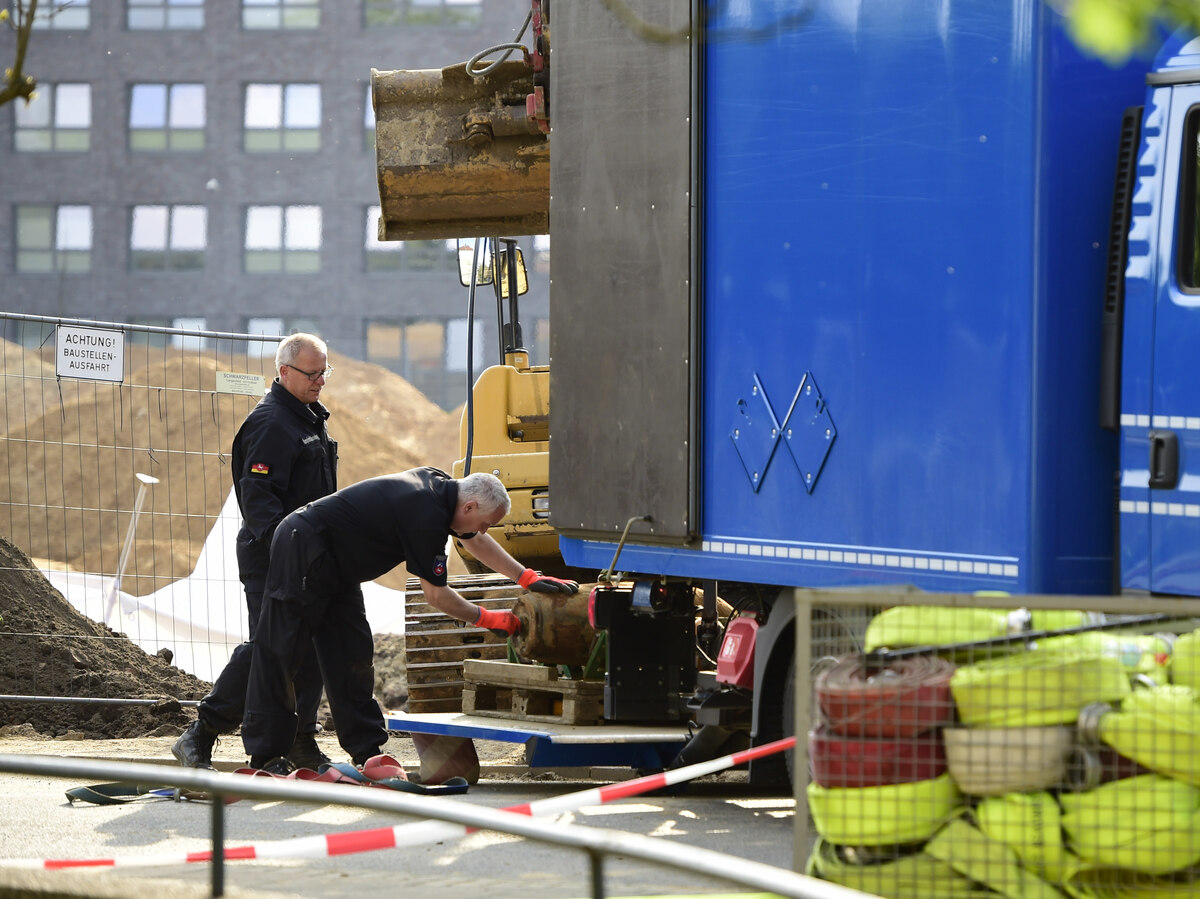 50,000 German Residents Evacuated After World War Two Bombs Found : The ...