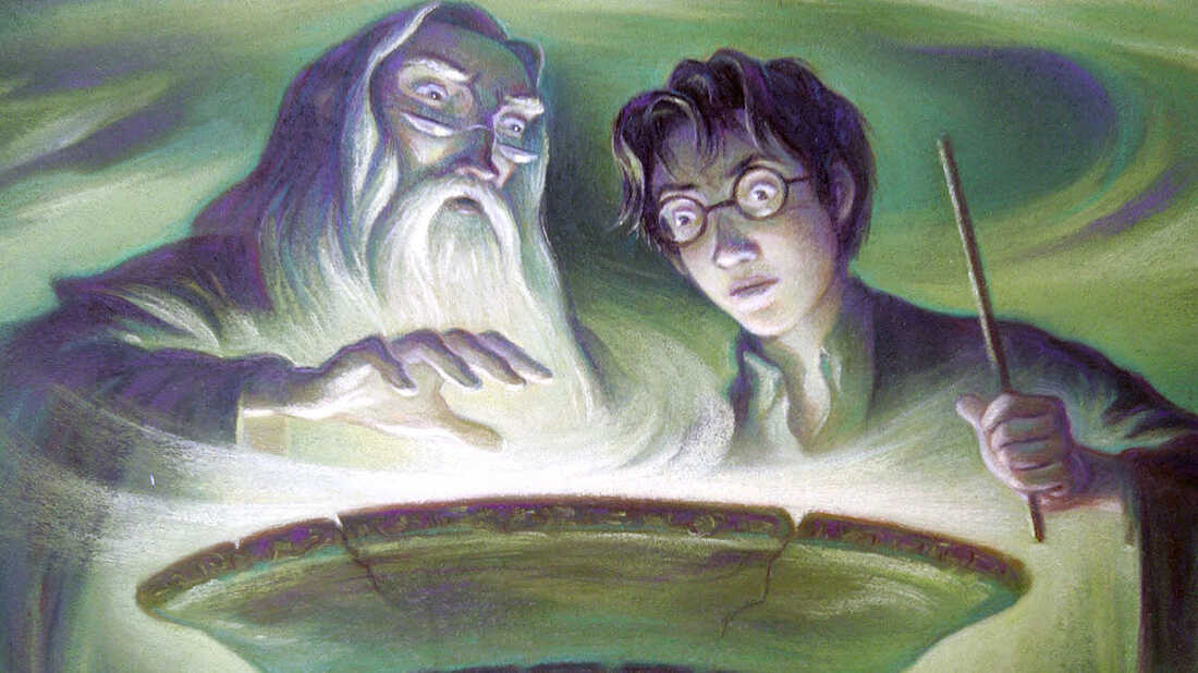 The cover artwork for Harry Potter and the Half-Blood Prince.