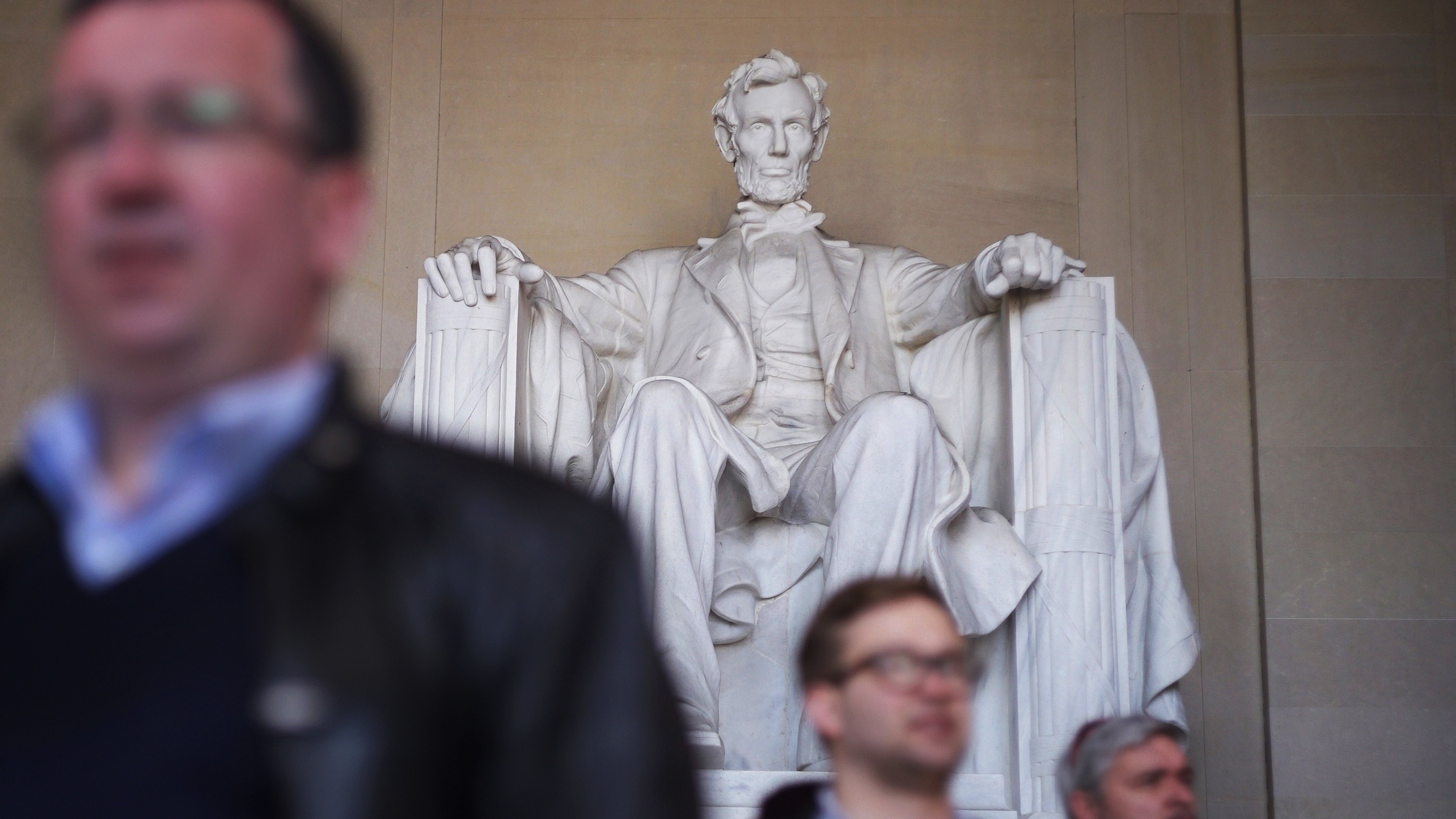 Linguist Geoff Nunberg says that people often use spurious quotations to create a version of Abraham Lincoln that suit a political purpose.