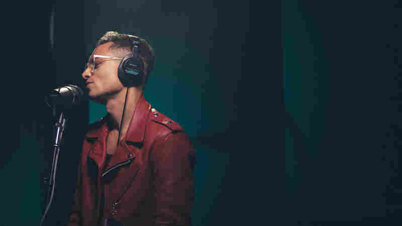 Watch José James Perform 'Closer' Live In The Studio