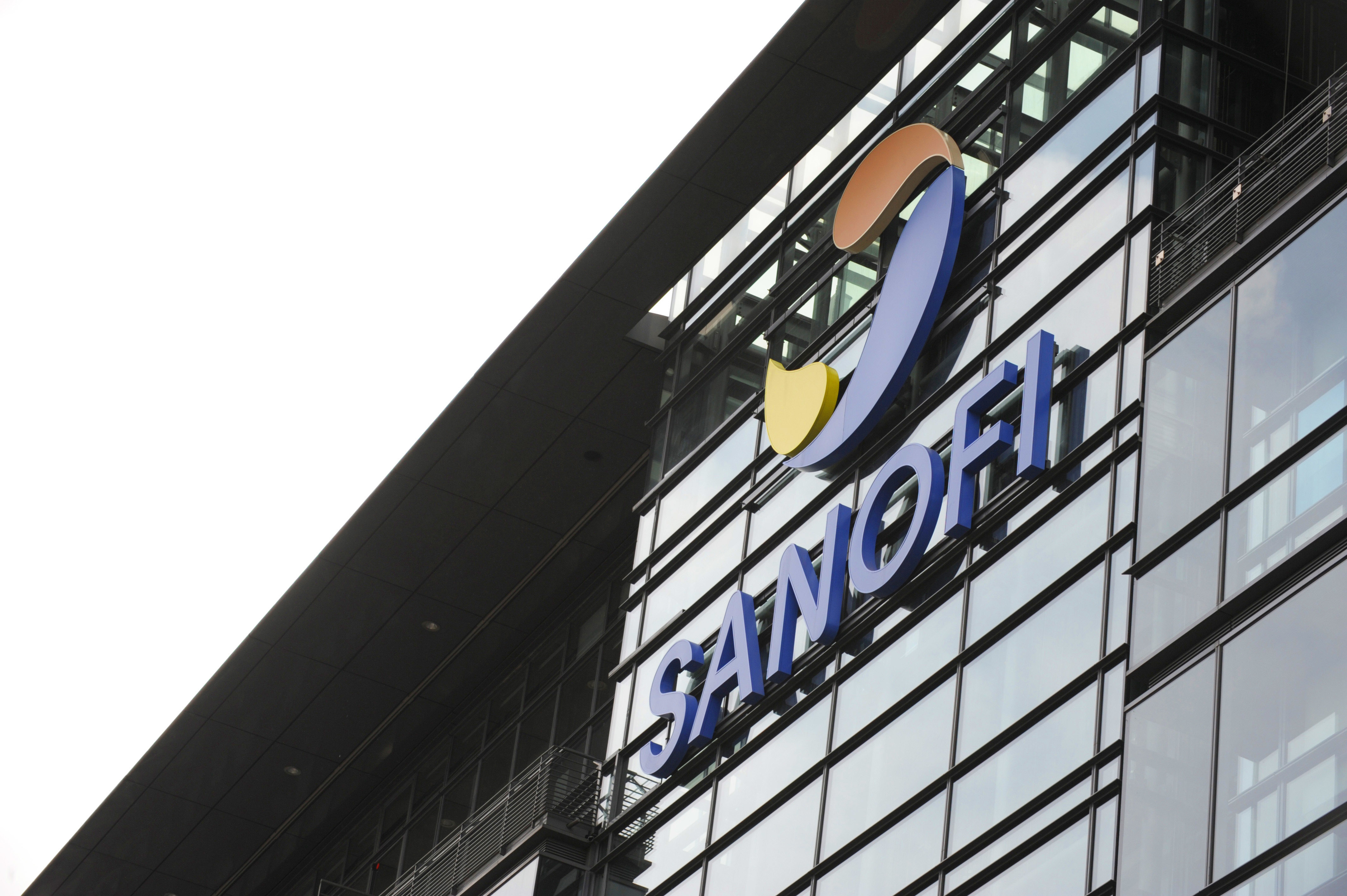 French pharmaceutical group Sanofi is expected to receive an exclusive license to market a new Zika vaccine.