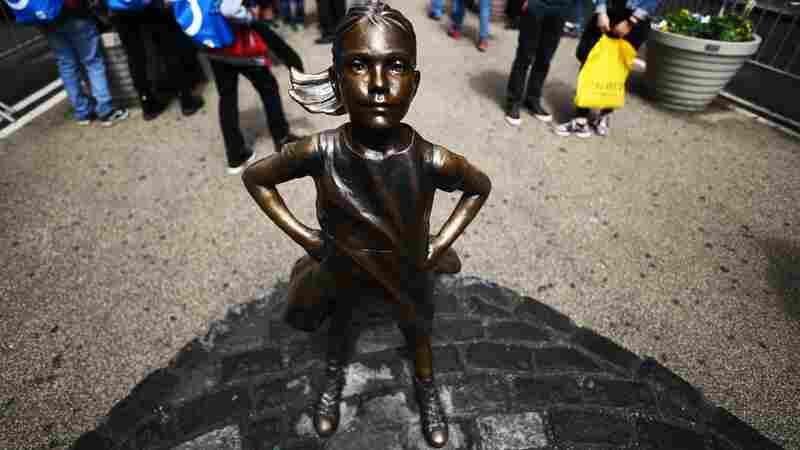For A Few Hours, A Sculpted Dog Was Urinating On The 'Fearless Girl'