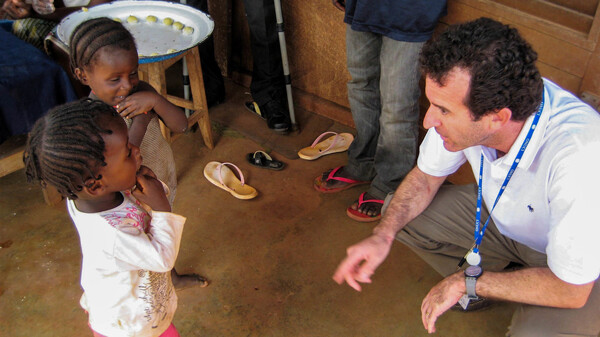 Paul Spiegel meets children displaced by conflict in Ivory Coast in 2011.