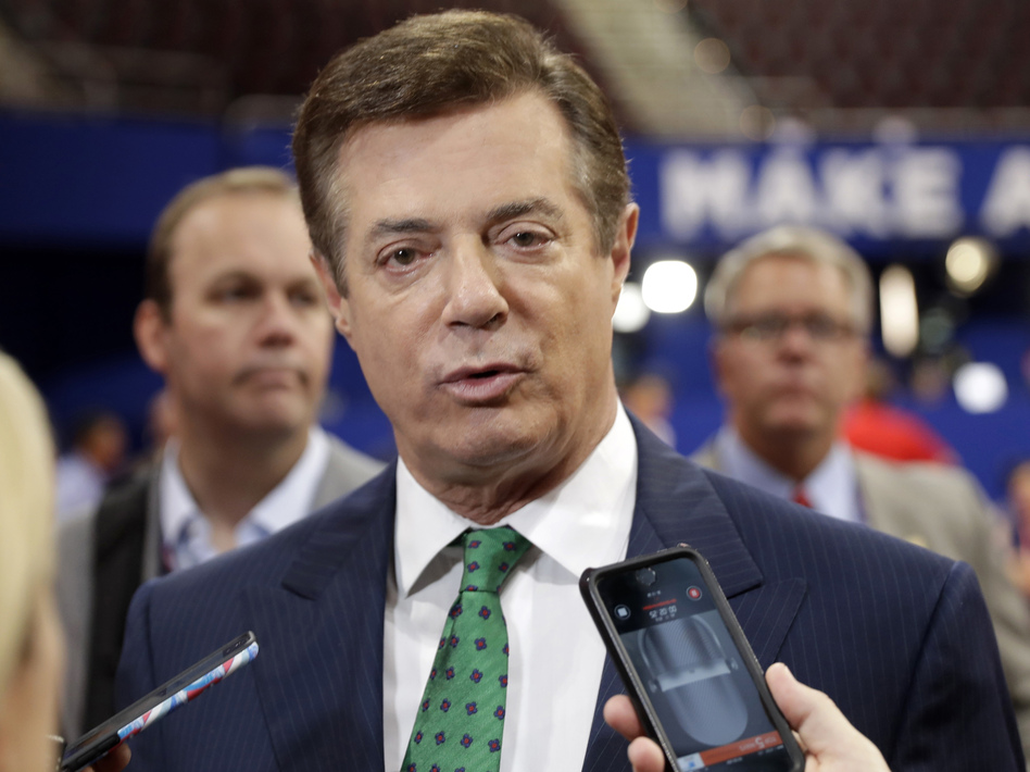 Former Trump campaign chairman Paul Manafort had resigned his position last August after his work for Ukrainian interests came under scrutiny. (Matt Rourke/AP)